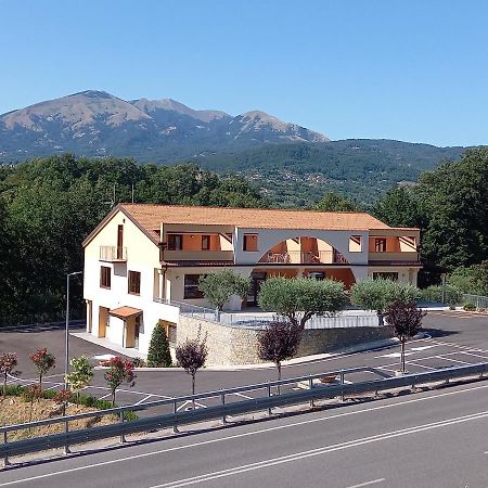 Hotel Ristorante Villa Terry เลาริอาอินเฟริออเร ภายนอก รูปภาพ