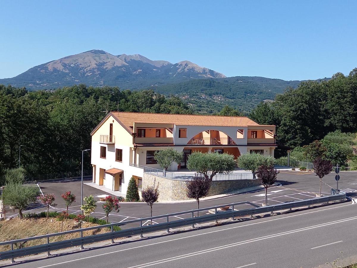 Hotel Ristorante Villa Terry เลาริอาอินเฟริออเร ภายนอก รูปภาพ