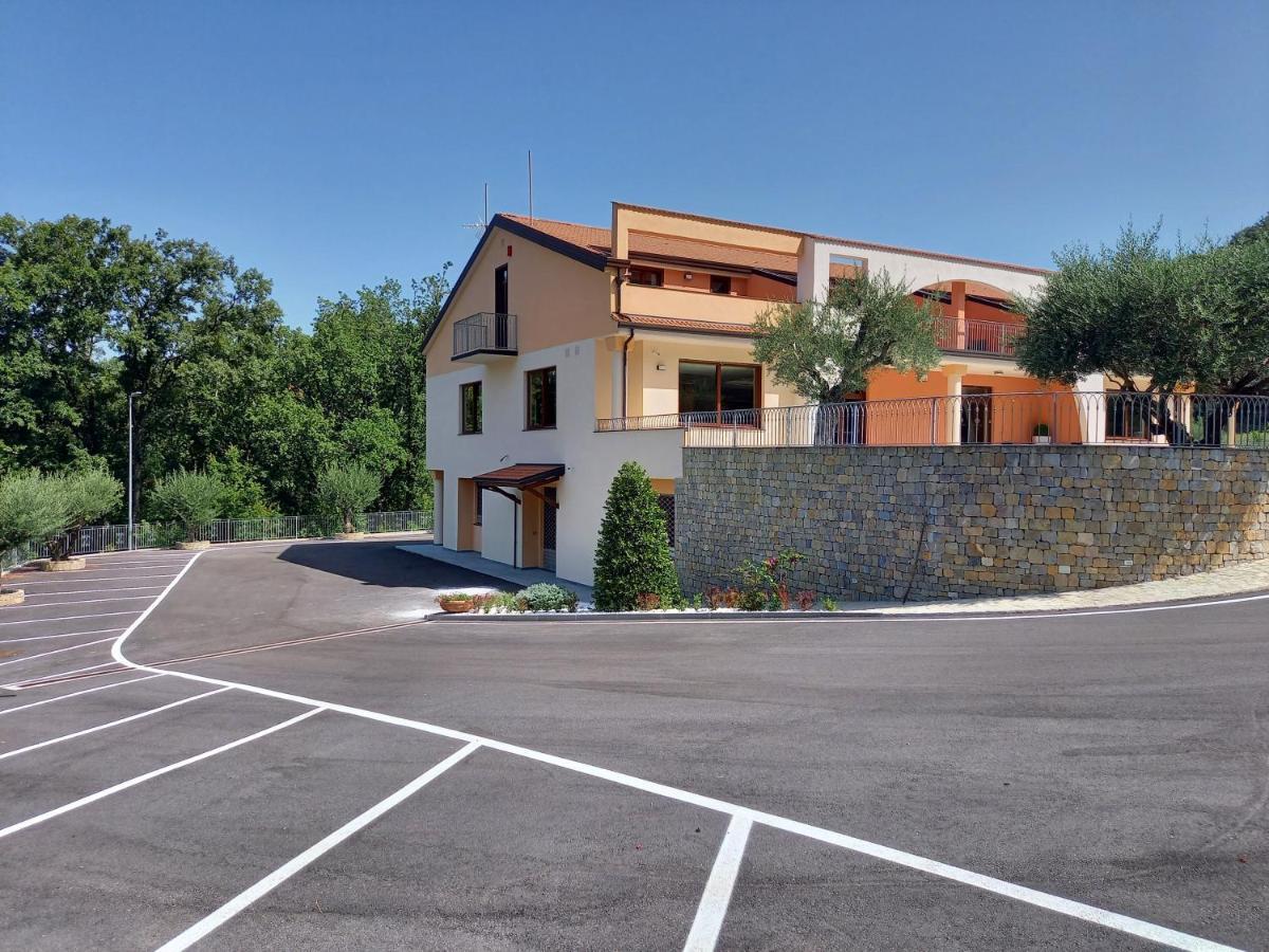 Hotel Ristorante Villa Terry เลาริอาอินเฟริออเร ภายนอก รูปภาพ