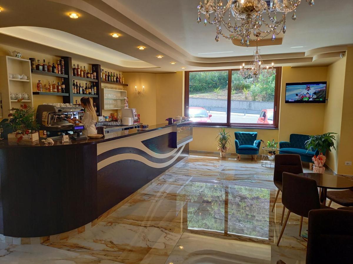 Hotel Ristorante Villa Terry เลาริอาอินเฟริออเร ภายนอก รูปภาพ
