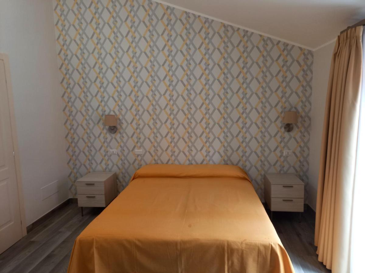 Hotel Ristorante Villa Terry เลาริอาอินเฟริออเร ภายนอก รูปภาพ